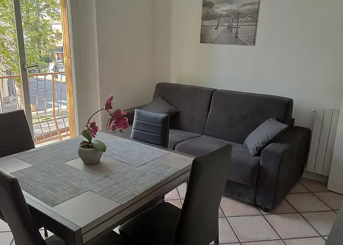 Apartment, * 마리나디라벤나