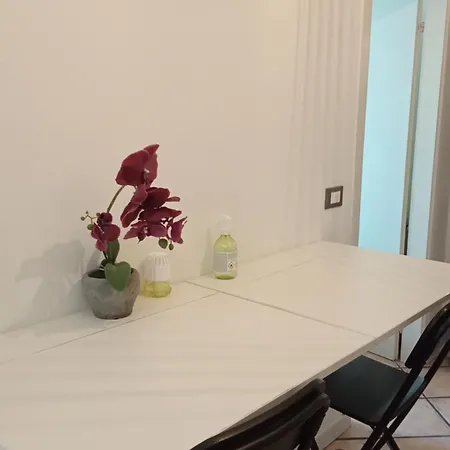 Apartment, Διαμέρισμα